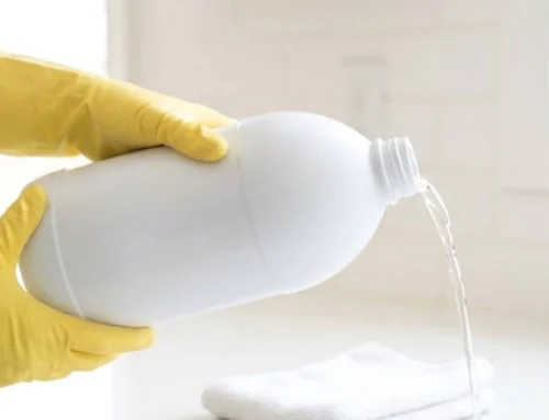 Água Sanitária faz mal? Veja os riscos e sintomas de intoxicação